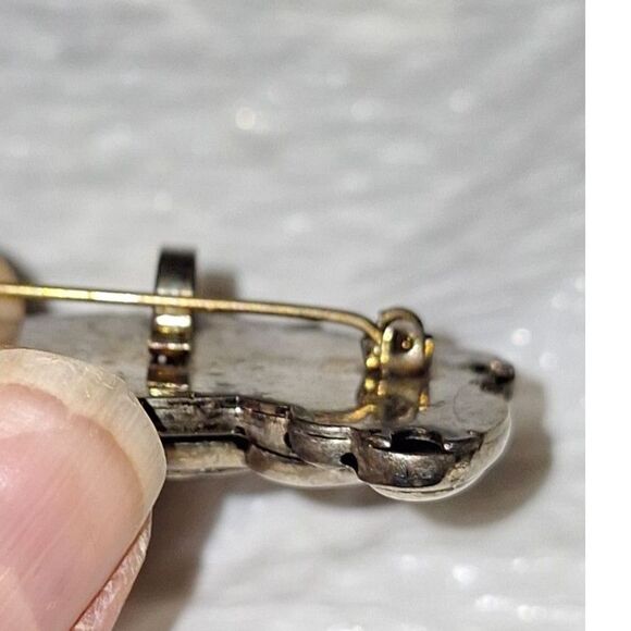 A Vintage Best Brooch Pin Pendant Bunny Rabbit Collectible Costume Jewelry - Picture 5 of 9